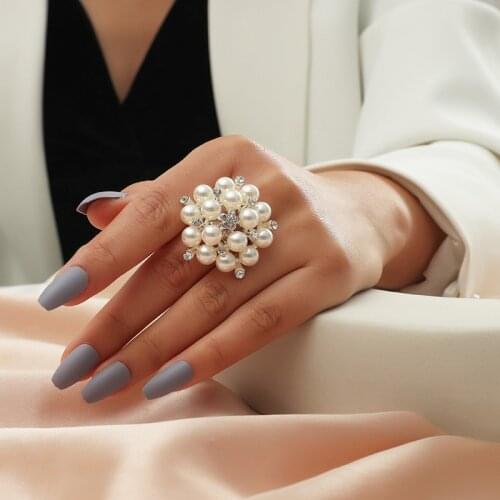 Elegant Women Simulated Pearl Flower Rings for Bridal Wedding Jewelry Gold Silver Color Engagement Party Ring Valentines Day