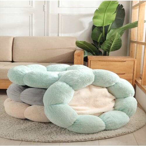 Comfortable Flower Shape Pet Bed Cute Cozy Cat Mat Beds Warm Durable Portable Pet Kennel Dog Cushion Cat Supplies Multicolor