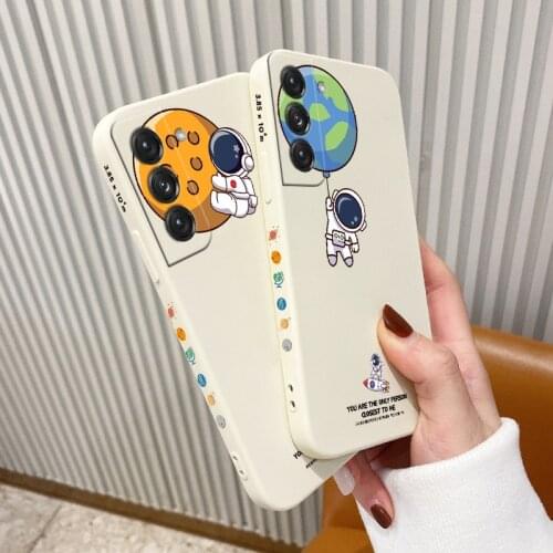 Flying Astronaut Phone Case For Samsung Galaxy S21 S20 FE S10 Note 20 10 Ultra Plus A72 A52 A42 A32 A71 A51 A41 A31 A21S Cover