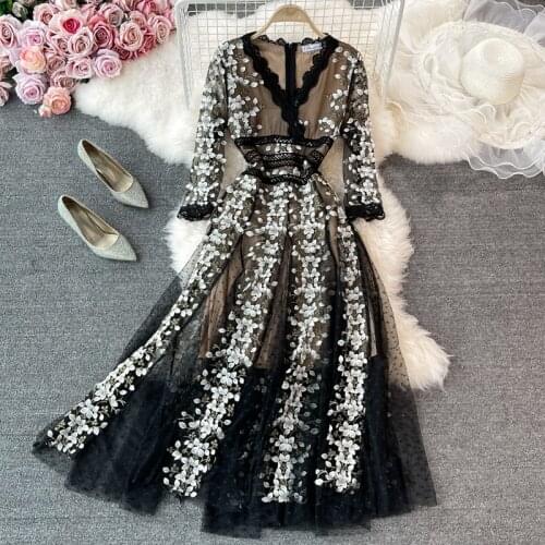 New Fashion Ladies Embroidered Flower Dress Women V Neck Half Sleeve Elegant Vintage Dot Mesh Patchwork Lace Long Vestidos 6584