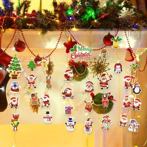 32pcs 5D DIY Diamond Painting Keychain Christmas Sticker Kit Rhinestone Mosaic Full Drill Pendant for Christmas Arts Crafts