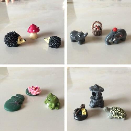Lovely Animal Micro Landscape Figurines Frog Doll Elephant Ornaments Tortoise Model Artificial Hedgehog Home Decor
