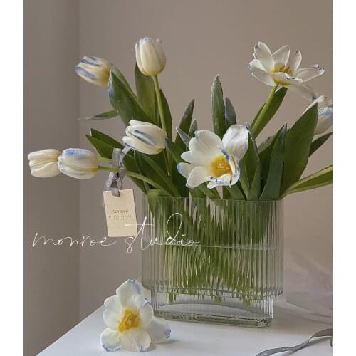 Nordic Creative Irregular Vertical Striped Glass Vase Simple Transparent Footprint Vase Ornaments Living Room Home Decoration