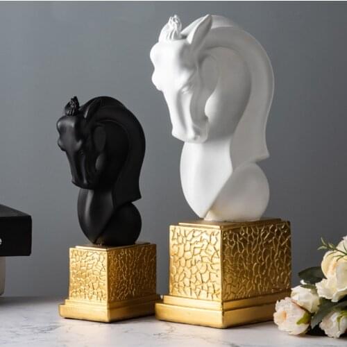 Figurines Horse Head Statue Resin Sculpture Nordic Home Decor Animal Figure Decoration Office Study Desktop Art Ornaments