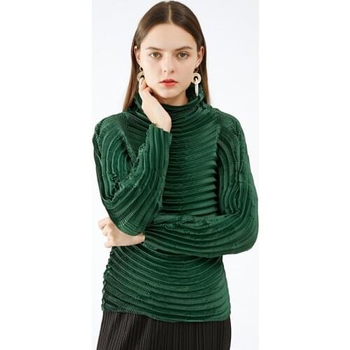 天裴褶皱 Collar Blouses