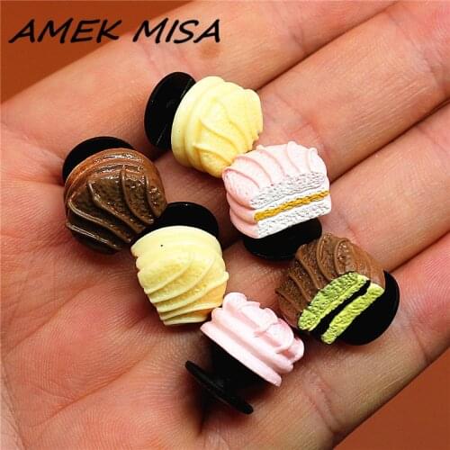 Single sale 1pcs Simulation Tiramisu Shoe Charm Cute Shoe Buckles Accessories Sandal Decorations fit Croc JIBZ Kids Party Gifts