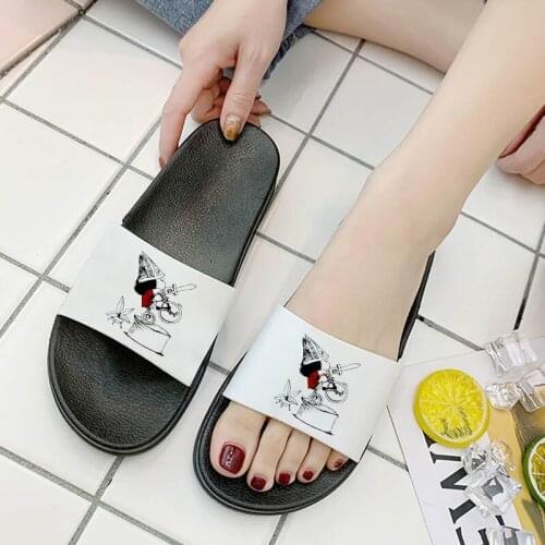 2021 Shoes Women Summer Cartoon Graphics Print Flat Bathroom Home Slippers beach Non-slip Home Sandals Floor Slides Female shoes