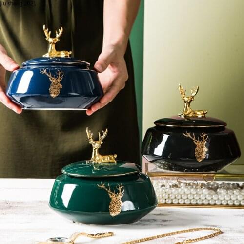European-style Ceramic Deer Head Ashtray with Lid Luxury Home Office Car Handicraft Deco Ashtray Anti Fly Ash Gift for Boyfriend