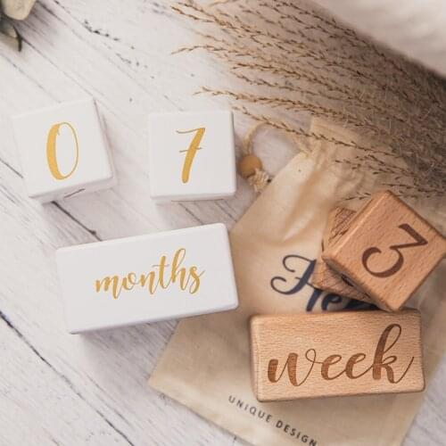 1Set Handmade Baby Milestone Cards Square Engraved Wood Infants Bathing Gifts Newborn Photography Calendar Photo Accessories
