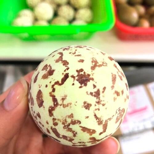 Pure natural luminous bulb crystal without any impurities, used for decorative therapy