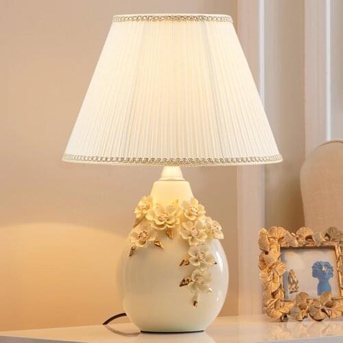 Ceramic Table Lamps for Bedroom Living Room Warm Romantic Fashionable Creative Table Lamps American Style Remote Control Inns