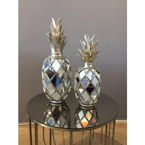 Pineapple with Mirror