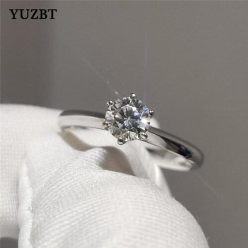 YUZBT 18K White Gold Round Brilliant Cut 0.5 Carat 5mm Gemstone Diamond Test Past D Color Moissanite Ring Wedding Jewelry Gift
