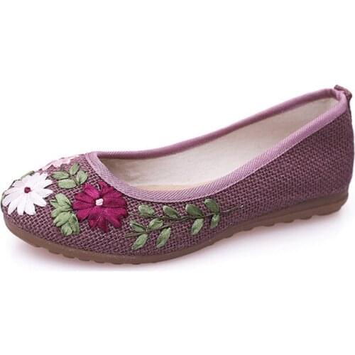 2020 Female Flats Embroidered Cloth Shoes Womens Costume Shoes Single Shoes Chinese Style Flat Old Beijing Cloth Shoes