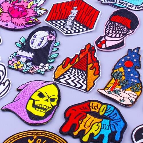 Colorful Lips Patches Skull Embroidered Patches For Clothing T-shirt DIY Twin Peaks Iron On Patches Stripe On Kid Cloth Applique