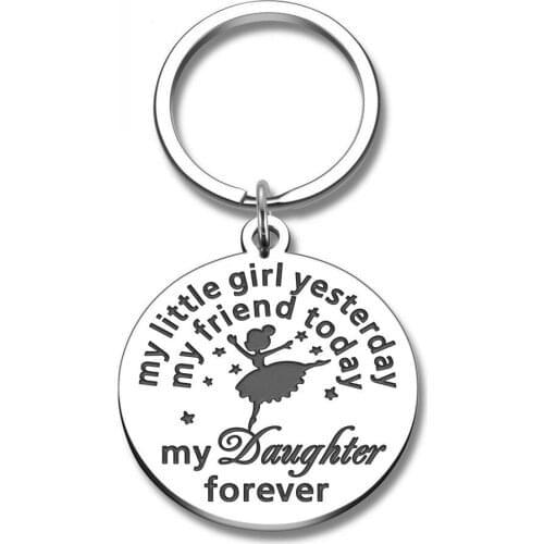 Daughter Birthday Gifts Keychain From Mom Dad To Adult Daughter Sweet 16 Gifts for Teens Girls Graduation Gifts Jewelry Keyring