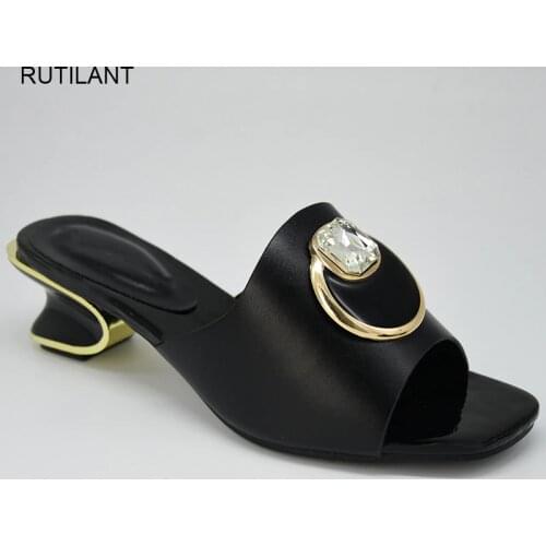 Fashion Design Slip on Shoes for Women Designer Shoes Women Luxury 2021 Plus Size African Women Wedding Shoes with Rhinestone