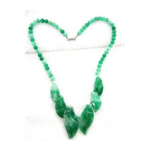 Huij 004305 Hand-craved Imperial Chinese Rich Green Jade/Jadeite Lucky Leaf Necklace