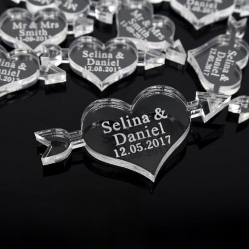 50Pcs 40mm*20 mm Personalized Engraved Mr & Mrs Surname Clear Acrylic Arrow & Heart Wedding Party Table Centerpieces Decor