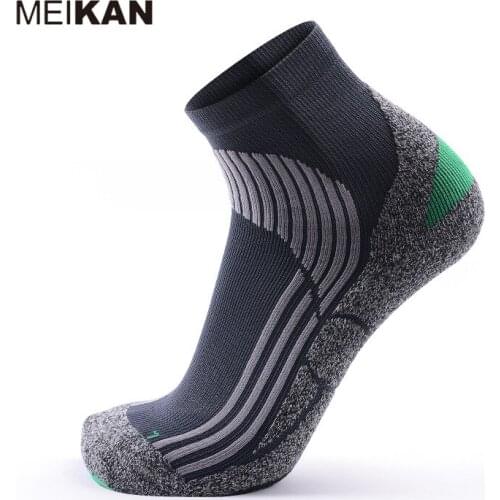 Mens professional outdoor sports socks foot half loop pressure socks