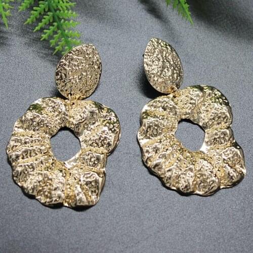 Exaggerated Metal Earrings Long Pendant Women Europe and America Fashion Wild personality Influx of People Jewelry Decoration