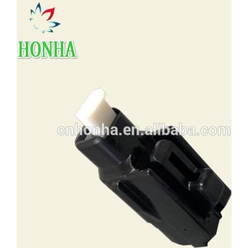 1 pin female 4.8mm electrical auto starter and motor connector plug 6189-0413 90980-11400
