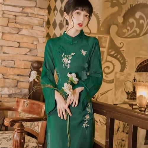 OldersEleg ant Improved Cheongsam Women Spring 2021 Retro Long Sleeved Temperament Embroidery Improved Cheongsam Dress Women