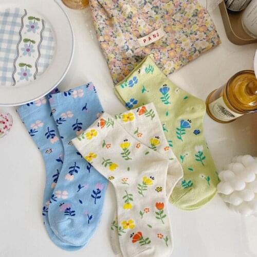 2020 New Japanese Korean Style Cartoon Flower Cute Socks Women Streetwear Skate Harajuku Kawaii Socks Autumn and Winter Warm