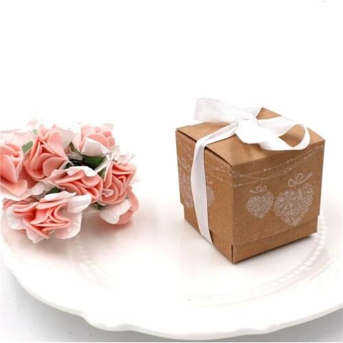 50pcs Vintage Khaki Square Candy Box With White Rope Lace Wedding Party Favor Christmas New Year Decoration Kids Show Baptism