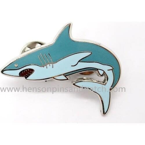 Retail And Stock zinc alloy silver metal hard enamel animal pin metal shark high polish pin badge