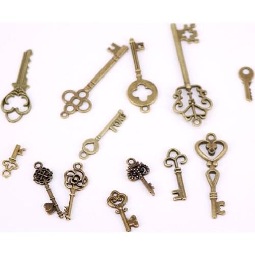 13Pcs Antique Old Look Bronze Keys Vintage DIY Pendant Metal Charms Decorations