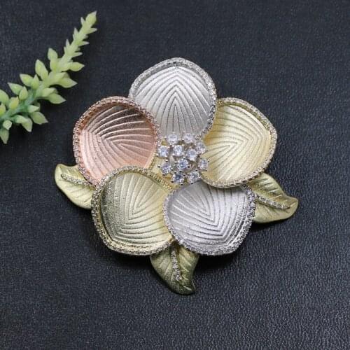 Lanyika Fashion Jewelry Classic Graceful Flower with Leaf Brooch Pendant Dual Use for Engagement Banquet Luxury Bridal Gift