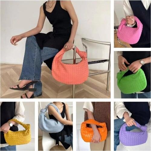 2021 new spring net red hand-held cloud horn bag fashion trend versatile woven womens bag foreign style hand bag