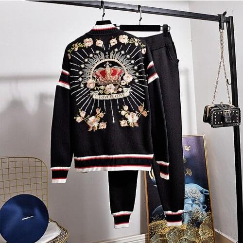 2020 Autumn Womens Knit sweat suit High quality floral embroidery jackets+casual pants two piece set C171