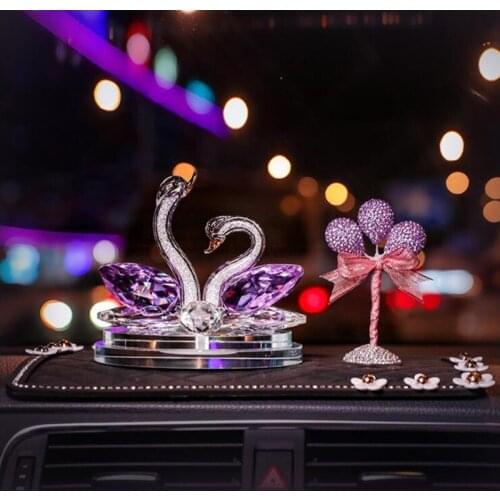 Birthady gift Swan crystal car perfume seat 2020 new car interior decoration car interior supplies