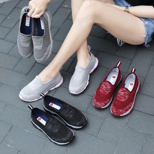 Womens Flat Shoes Mother Walking Shoes Breathable Light Female Loafers Anti Slip On Mesh Casual Ladies Sneakers Plus Size 35-42