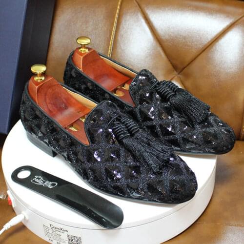 2020 Designer Spring Summer Mens Tassel Loafers Weding Casual Shoes Black Red Luxury Brand Mens Dress Fashion Shoes for Men