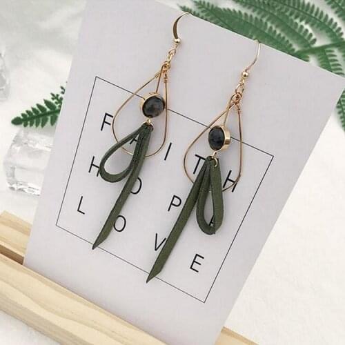 Punk 2020 New Hand-made Simple Wind Earrings Pearl Butterfly Section Long Paragraph Sweet Oval Earrings Wholesale