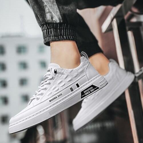 2021 Mens Korean New Fashion Casual Flat Shoes Breathable Non Slip Light Student Mens Shoes Classic Walking Off White Shoes
