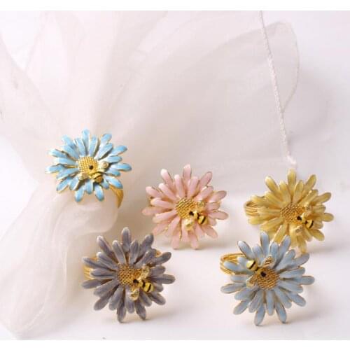 1Pcs Napkin Rings Daisy Flower Napkin Buckle For Dinner Parties Birthdays Weddings Family Gatherings Table Decor Napkin Holder