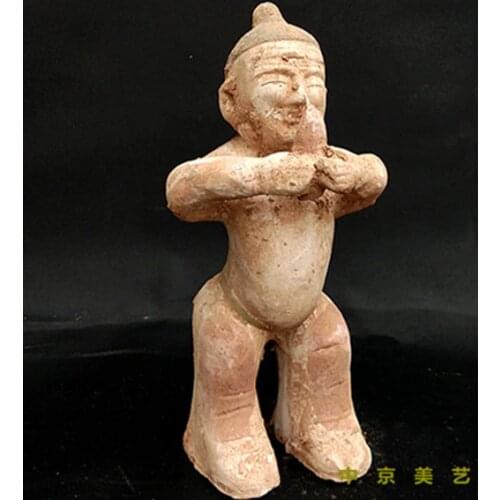 Old Tang Sancai rap artist statue, blowing the lock