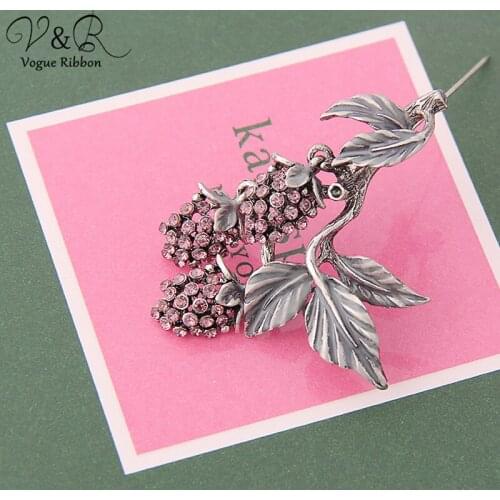 Antiqe Tree Grape Fruit Brooch Pin Cute Vintage Alloy Leaf Brooch 2019 New Arrival Jewelry Accessories For Halloween Christmas