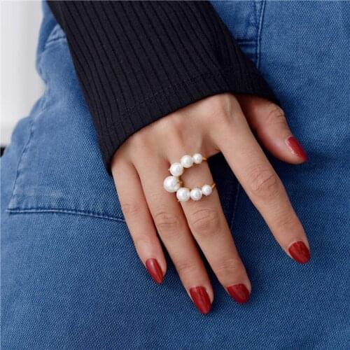 New Trend Goth Personalized Design Pearl Beads Rings For Women Elegant Charms Luxury Gold Finger Ring Ladies Charms Jewelry