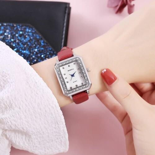 UT KAFTLN Women's Rectangular Watch
