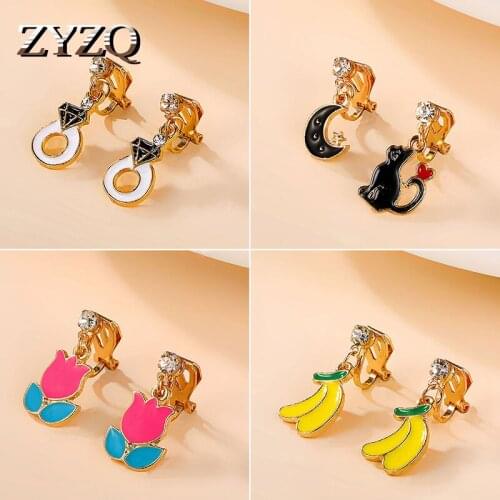 ZYZQ Sweet Cartoon Asymmetric Cat Drop Earrings For Women Fresh Banana Earrings Exquisite Young Girl Party Jewelry Accessories