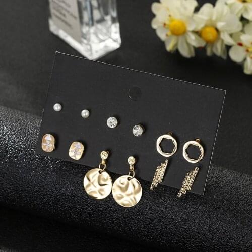 Elegant simulated pearl crystal rhinestone stud earrings for women girl golden geometric metal statement earrings gift