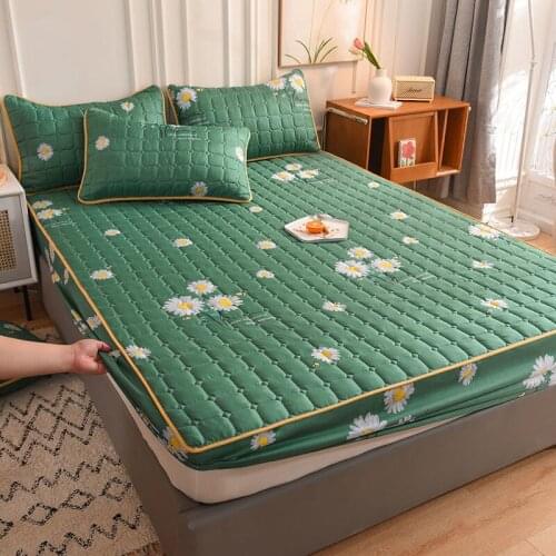 Soft Brushed Quilted Mattress Cover King Queen size Anti-mite Fitted Sheet Soft Hand Feeling Bed Cover Not Including Pillowcase