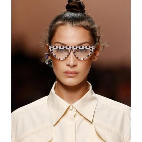 Vintage Polka Dots Triangle Sunglasses Women Retro Fashion Sunglass Ladies Shades Old School Eyewear Flat Top Sun Glasses UV400