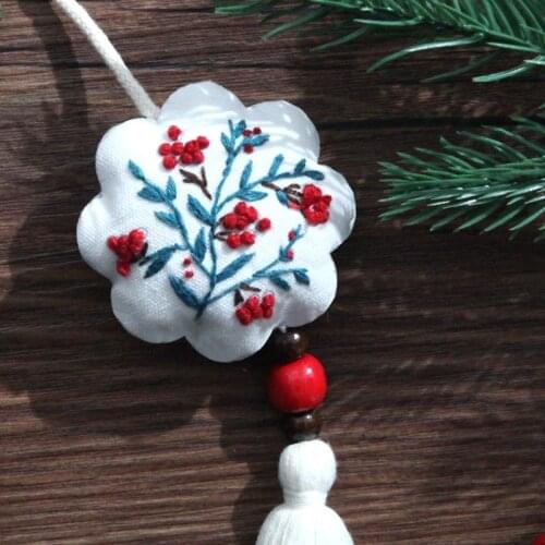 Flower DIY Embroidery Handmade Keychain Sachet Cute Couples Pendant Tassel Pouch Kit Amulets Sachet Lovers Amulet Cross Stitch