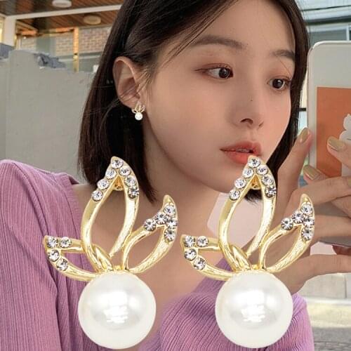 LYIYUNQ Classic Plant Rhinestone Stud Earrings For Women Vintage Leaf Round Pearl Earring Fashion Wedding Party Jewelry For Gift